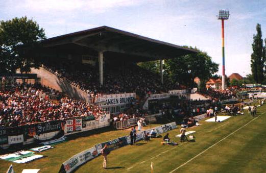 In Fürth gibt es noch eine richtig schöne Tribüne!